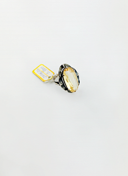 Перстень с  жёлтым камнем
